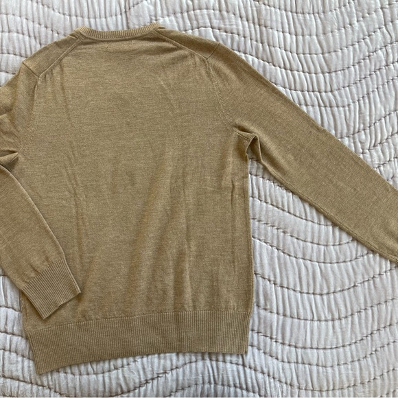 Men's camel colored Banana Republic merino wool sweater - Picture 3 of 3